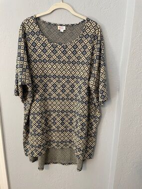 LuLaRoe Navy and Cream Geometric Tunic